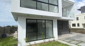 Three bedroom townhouse for sale , Tseaddo