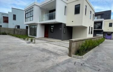 Three bedroom townhouse for sale , Tseaddo