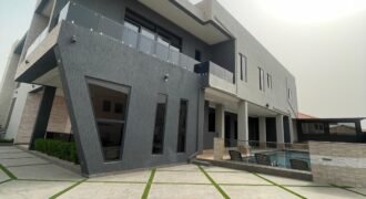 Luxury 5-Bedroom House for Sale in Manet/East Airport