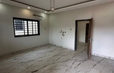 Stunning 3-Bedroom House for Sale – Lakeside