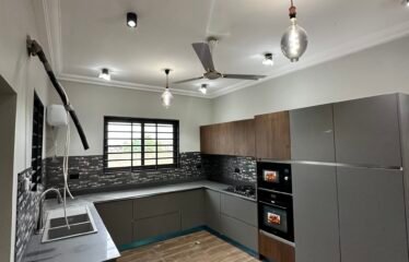 Stunning 3-Bedroom House for Sale – Lakeside