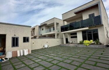 Stunning 3-Bedroom House for Sale – Lakeside