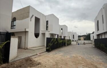 Luxury 4-Bedroom House with Pool – East Legon