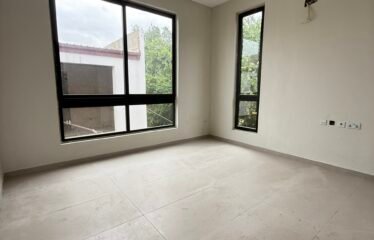 Luxury 4-Bedroom House with Pool – East Legon