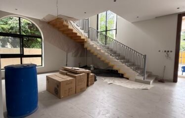 Luxury 4-Bedroom House with Pool – East Legon