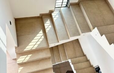 Luxury 7-Bedroom House with Pool & Bar For Sale – Adringanor