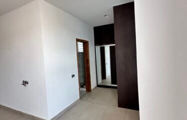 Luxury 7-Bedroom House with Pool & Bar For Sale – Adringanor