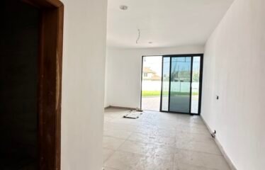 Luxury 7-Bedroom House with Pool & Bar For Sale – Adringanor